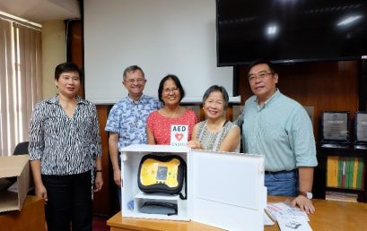 SU received its first AED device from San Diego Alumni Chapter & Friends