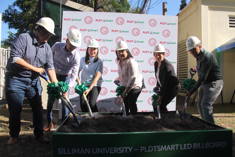 Giant Telco PLDT-Smart Partners with Silliman on LED Billboard on Campus
