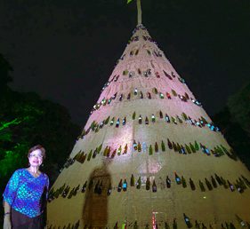 SU sets up eco-friendly Christmas tree