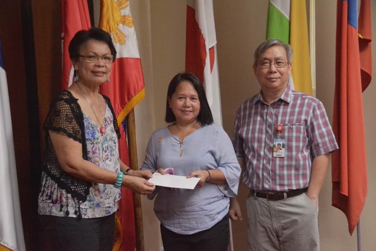 SU gives cash incentives to ALE, LET topnotchers | Silliman University