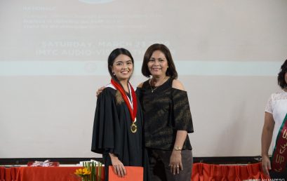 SU MassCom magna cum laude grad bags campus journ excellence award