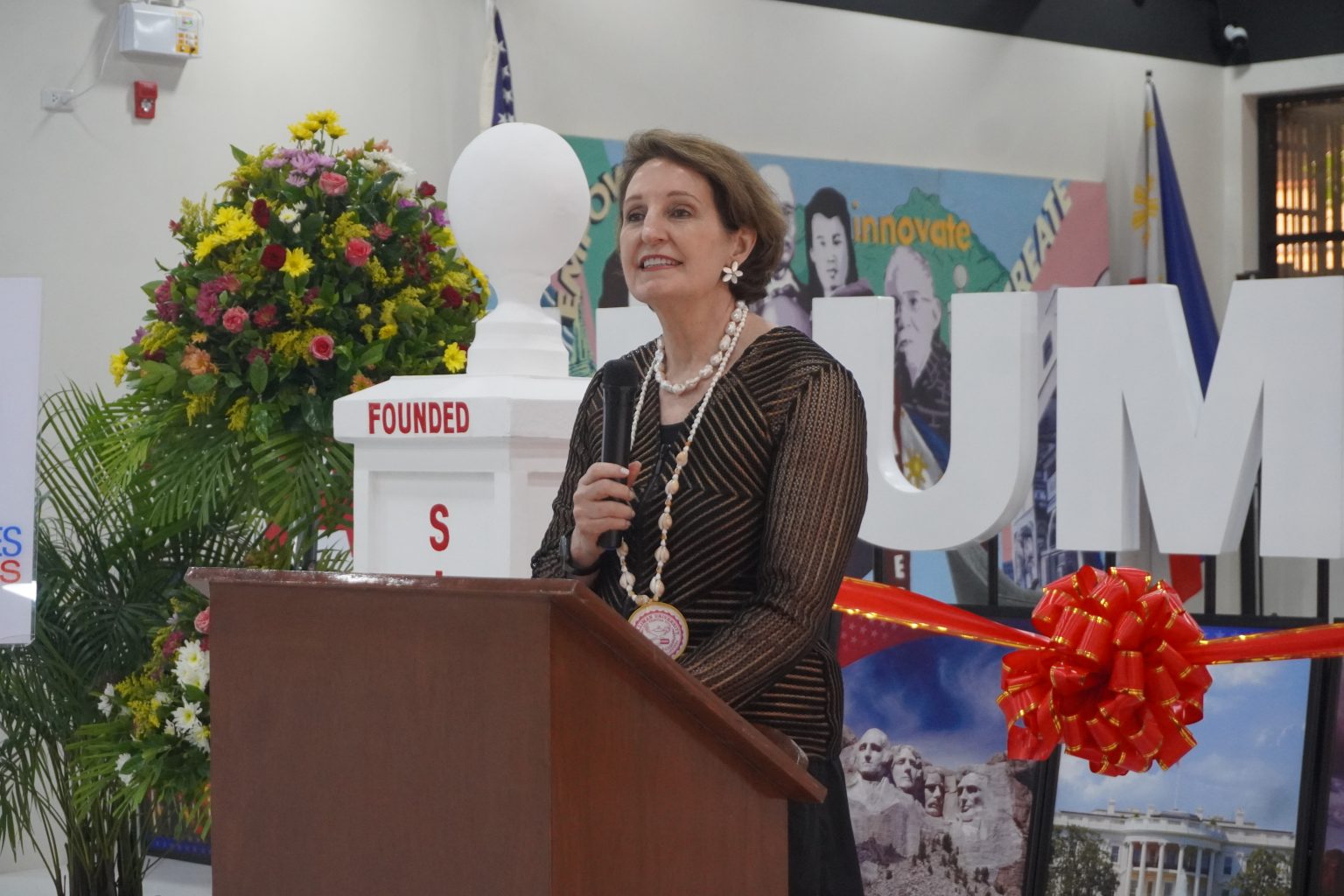 US ambassador leads relaunch of American Corner – Dumaguete | Silliman ...