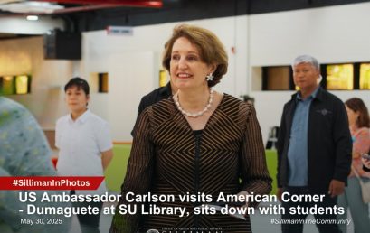 US Ambassador Carlson visits American Corner – Dumaguete at SU Library, sits down with students