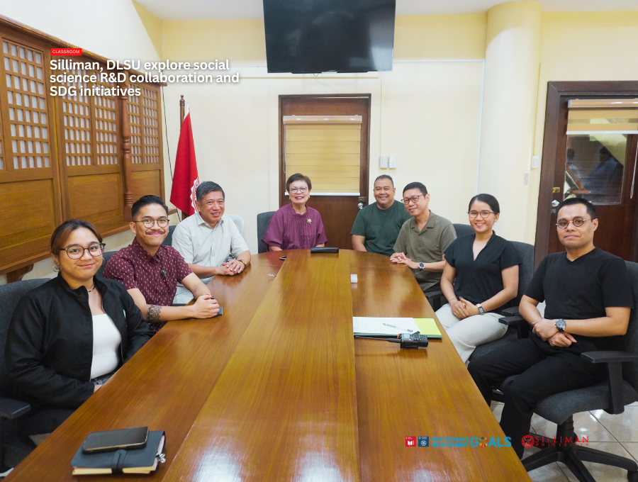 SU and the DLSU delegation from the Jesse M. Robredo Institute of Governance led by Magno pose after the exploratory meeting.
