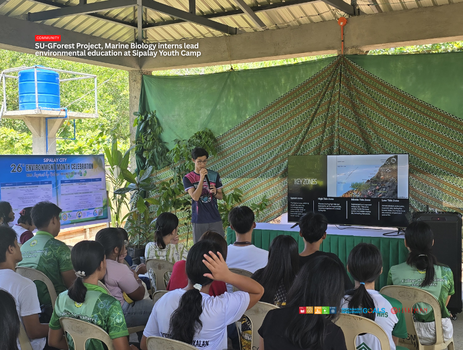 Iñigo Dela Fuente delivers a presentation on the biodiversity and ecological significance of intertidal ecosystems.